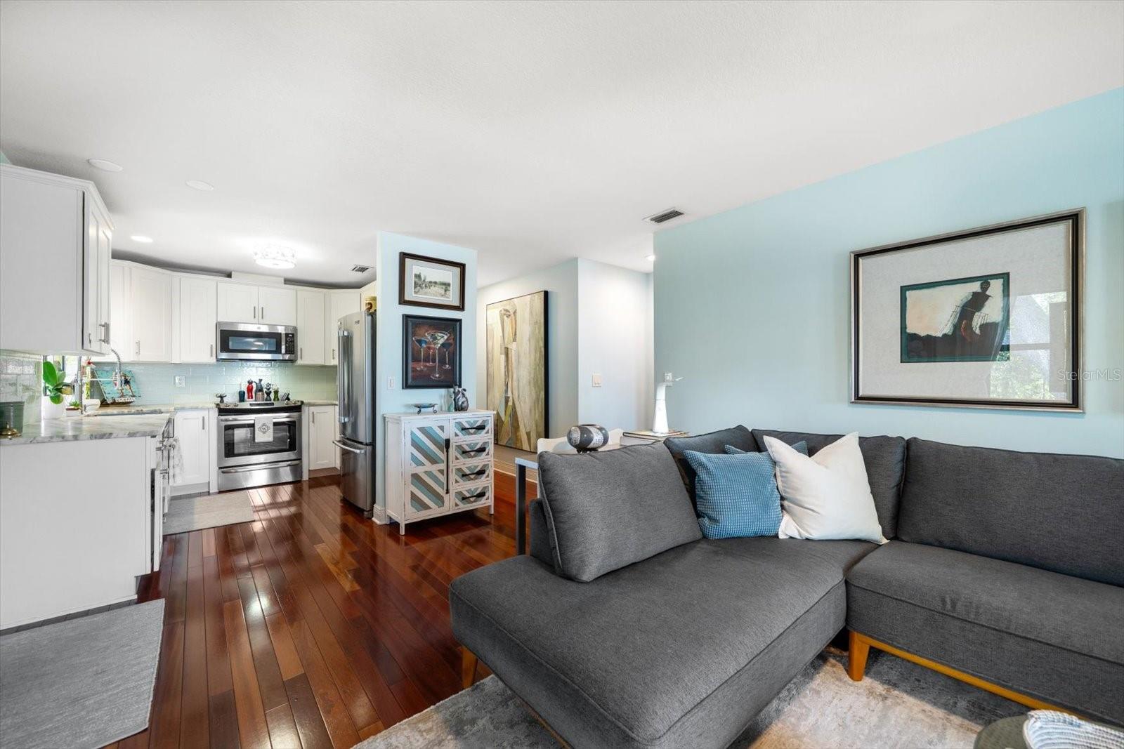 Image 12 of 36 For 1875 Sunrise Boulevard