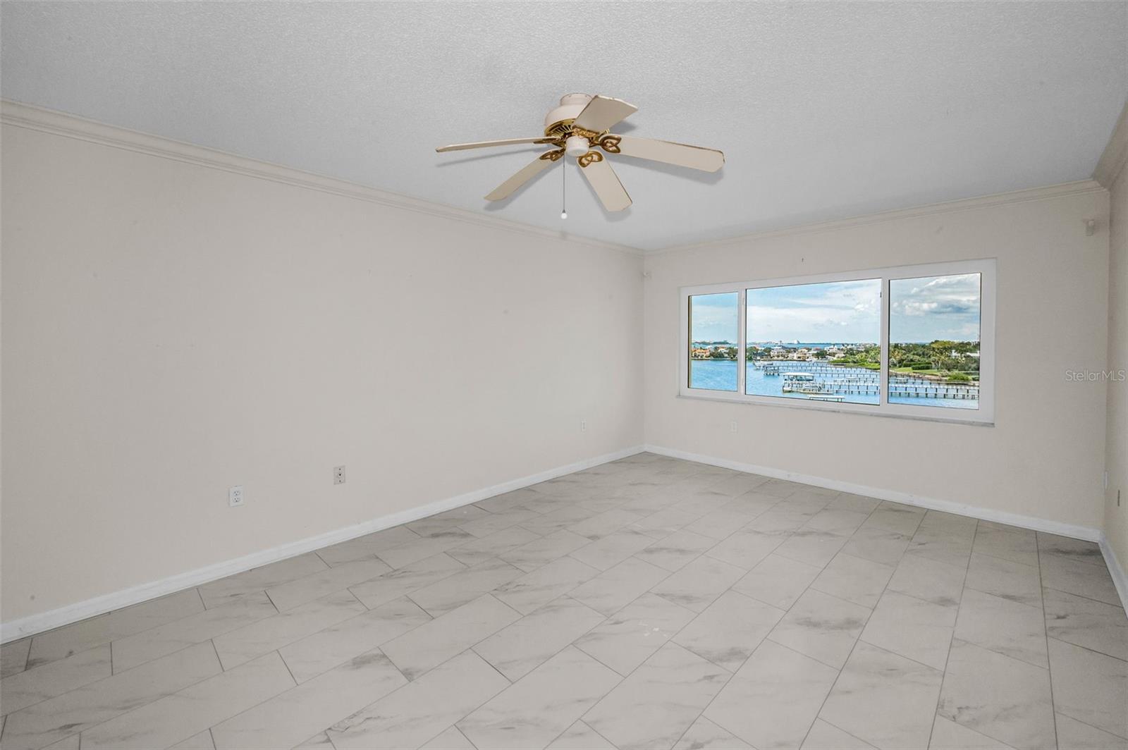 Image 28 of 87 For 100 Bluff View Drive 608c