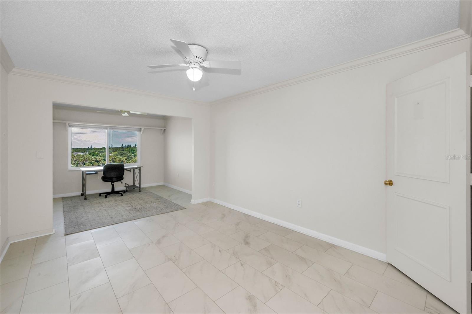 Image 44 of 87 For 100 Bluff View Drive 608c