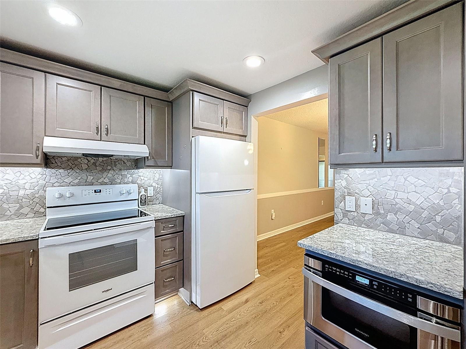 Image 14 of 47 For 1100 East Bay Drive 38