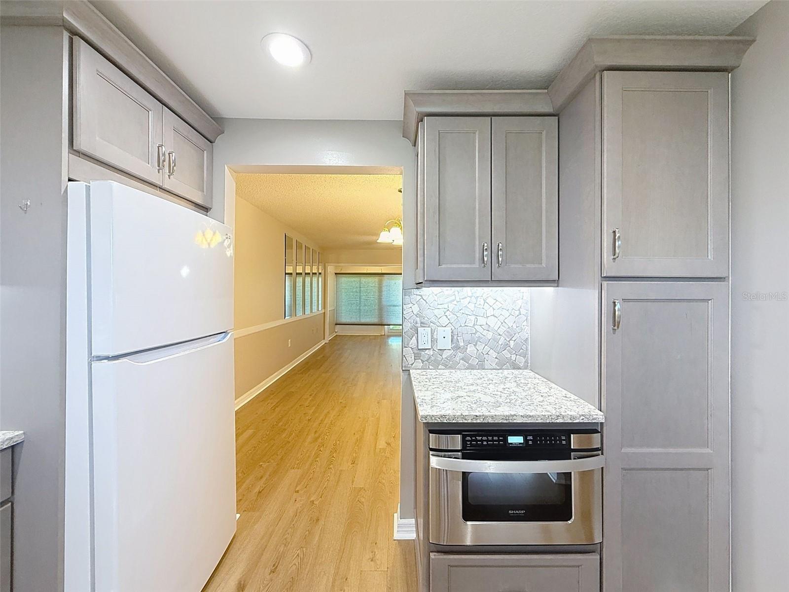Image 15 of 47 For 1100 East Bay Drive 38