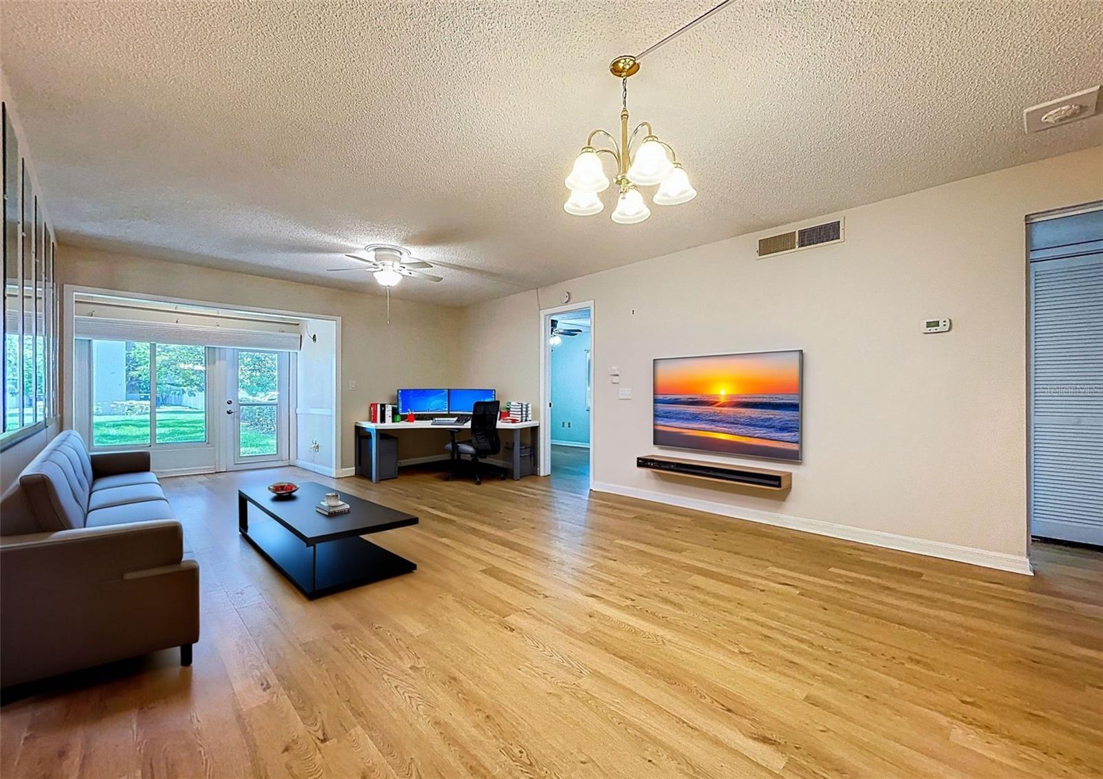 Image 18 of 47 For 1100 East Bay Drive 38