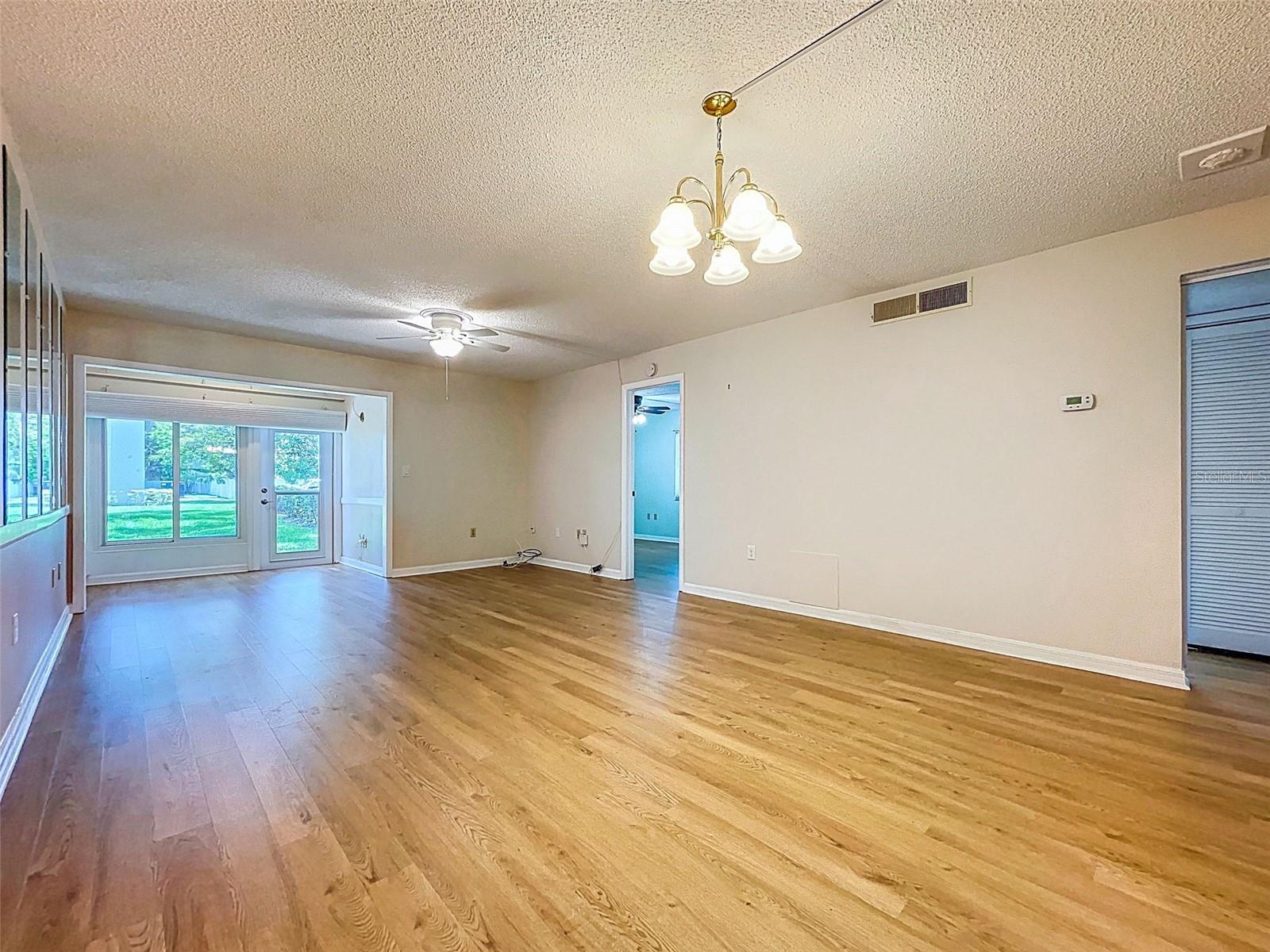 Image 19 of 47 For 1100 East Bay Drive 38