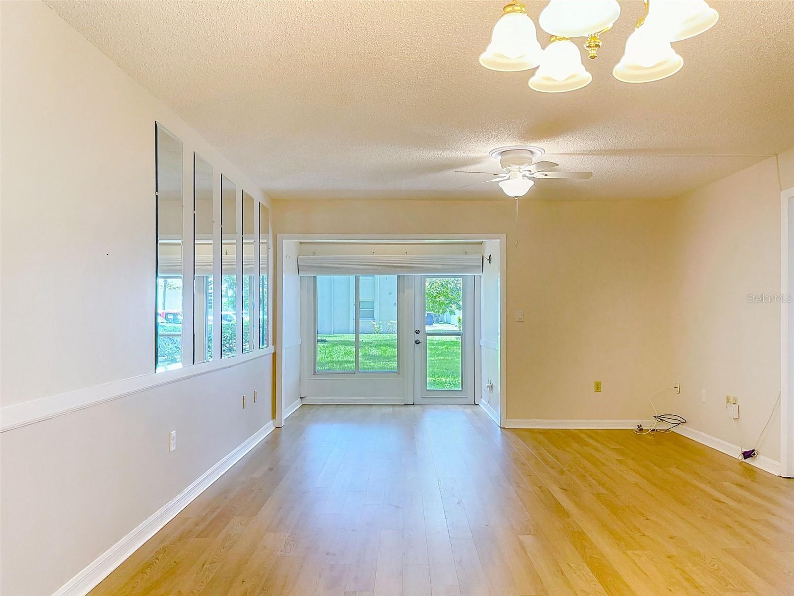 Image 21 of 47 For 1100 East Bay Drive 38