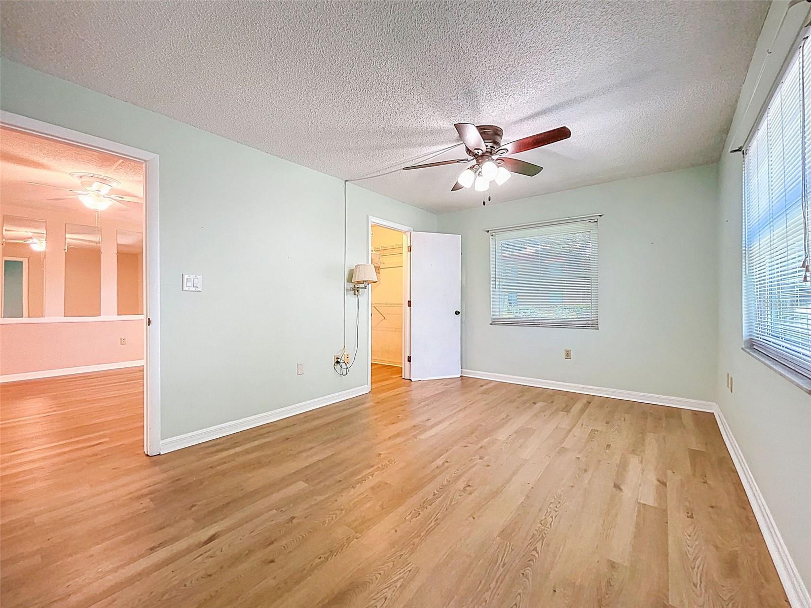 Image 24 of 47 For 1100 East Bay Drive 38