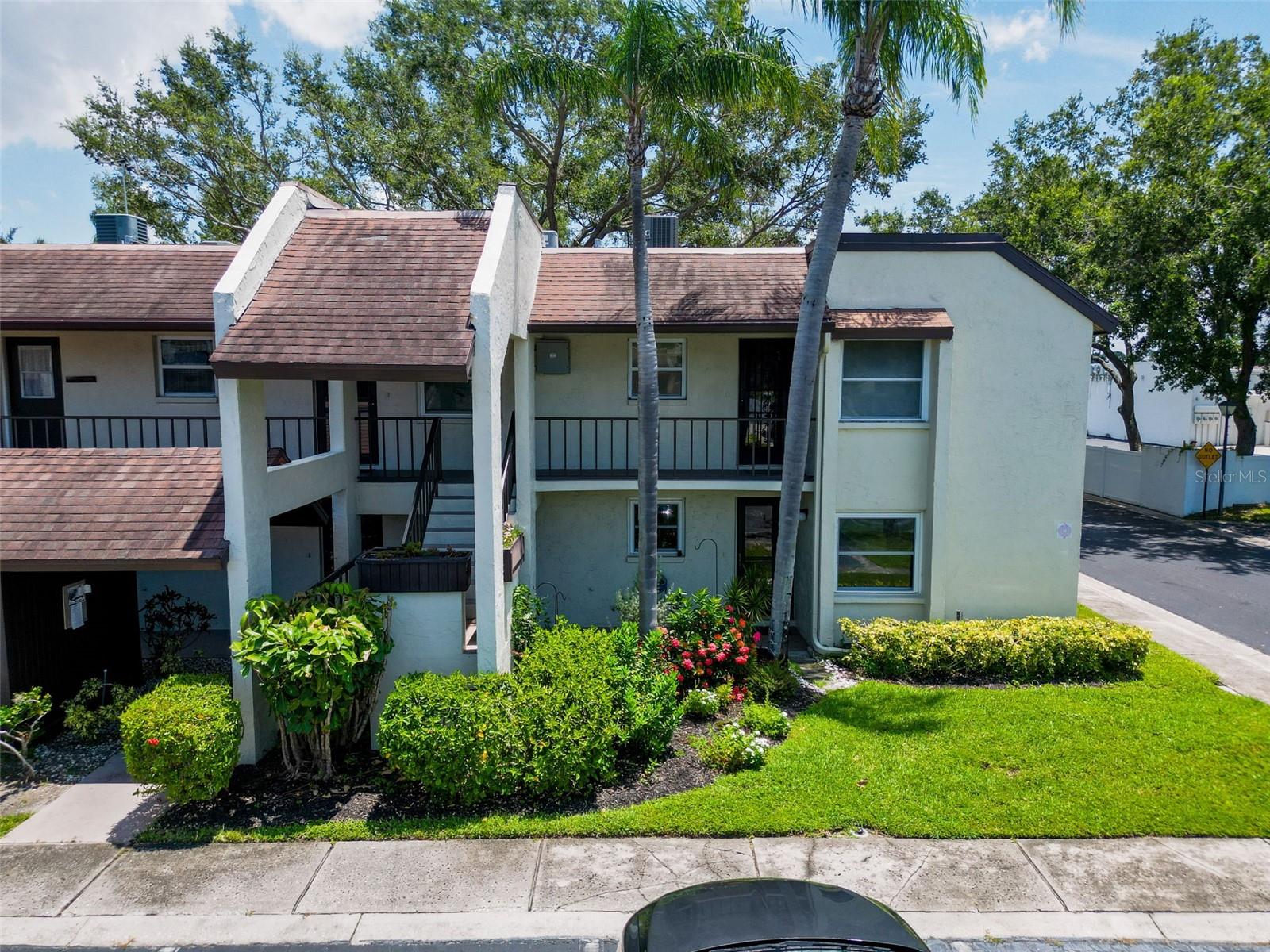 Image 3 of 47 For 1100 East Bay Drive 38