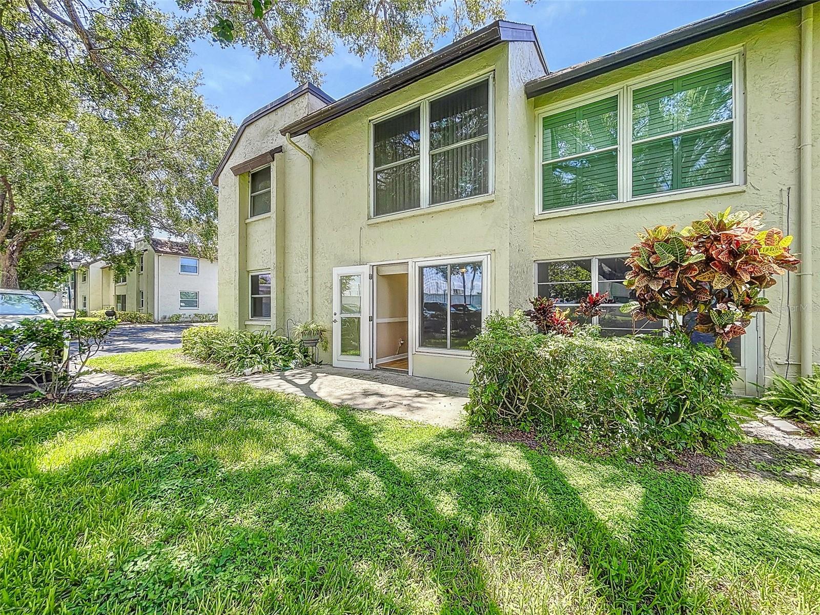 Image 34 of 47 For 1100 East Bay Drive 38