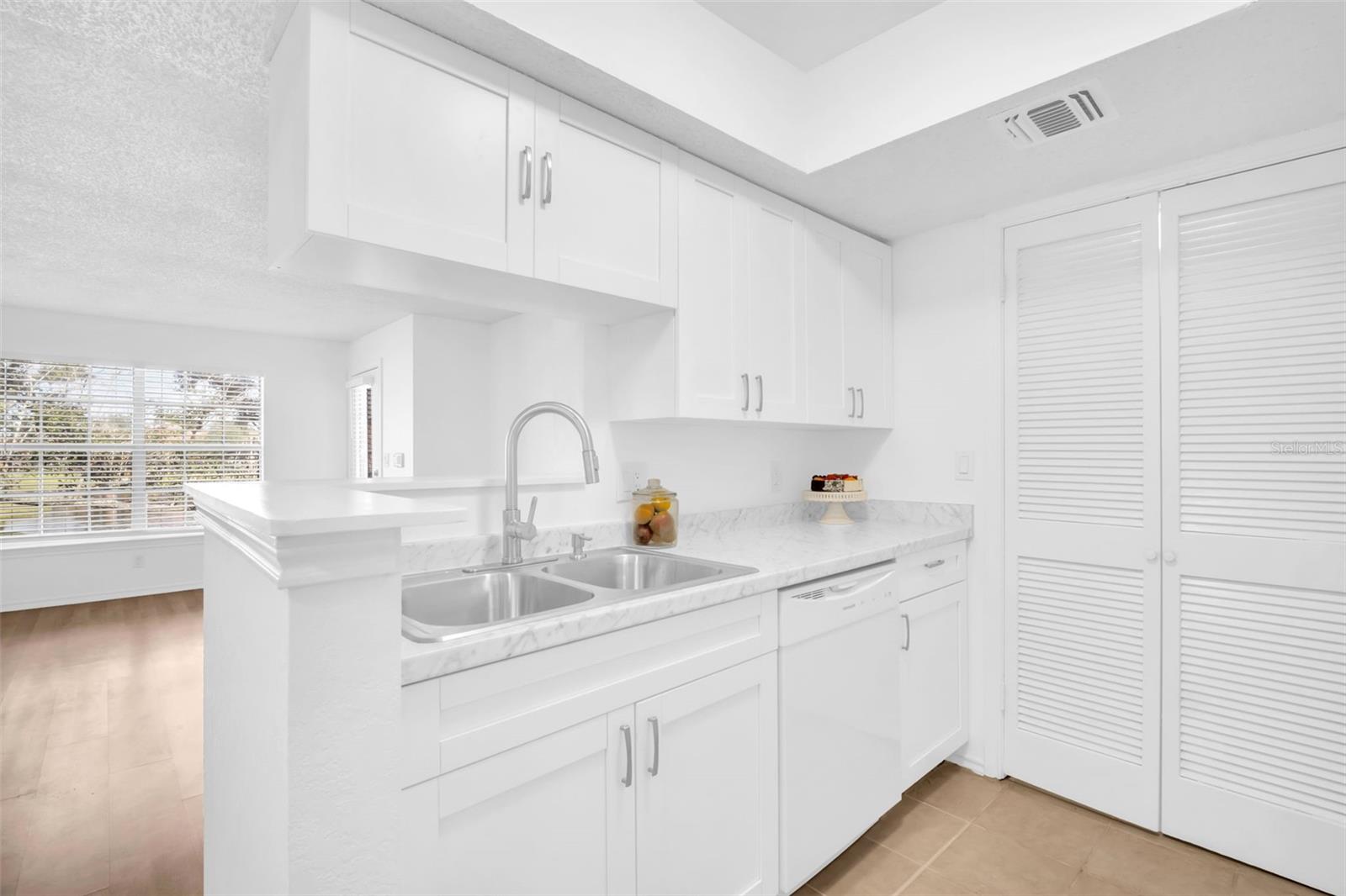 Image 12 of 33 For 10200 Gandy Boulevard N 1308