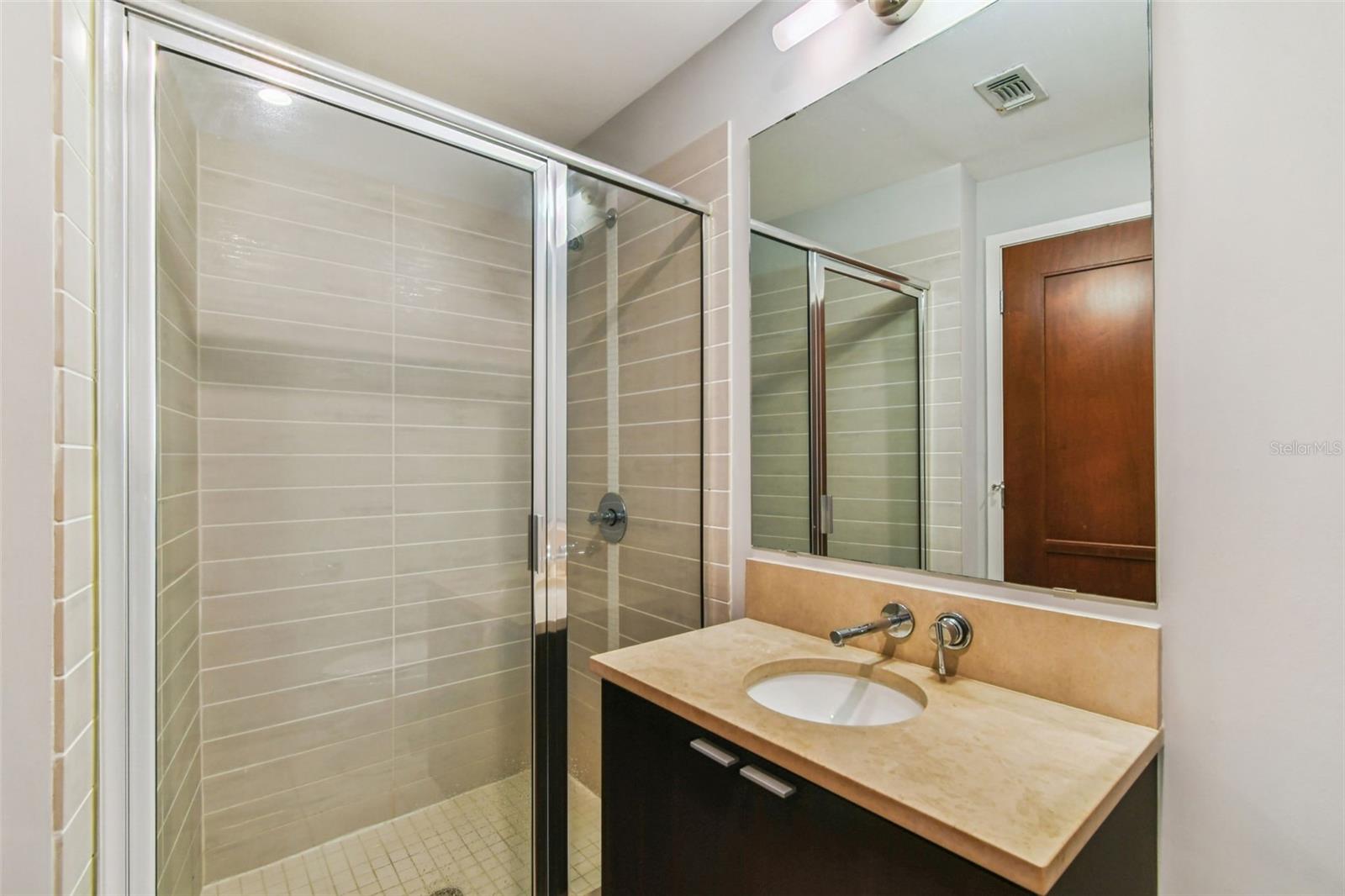 Image 34 of 53 For 111 12th Street 1419