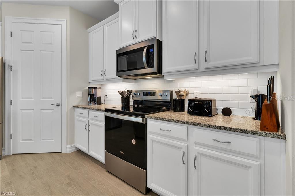 Image 5 of 15 For 872 Stonewater Lake Terrace