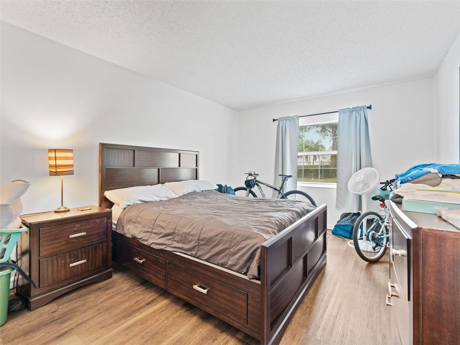Image 11 of 27 For 4507 Oak Drive P41