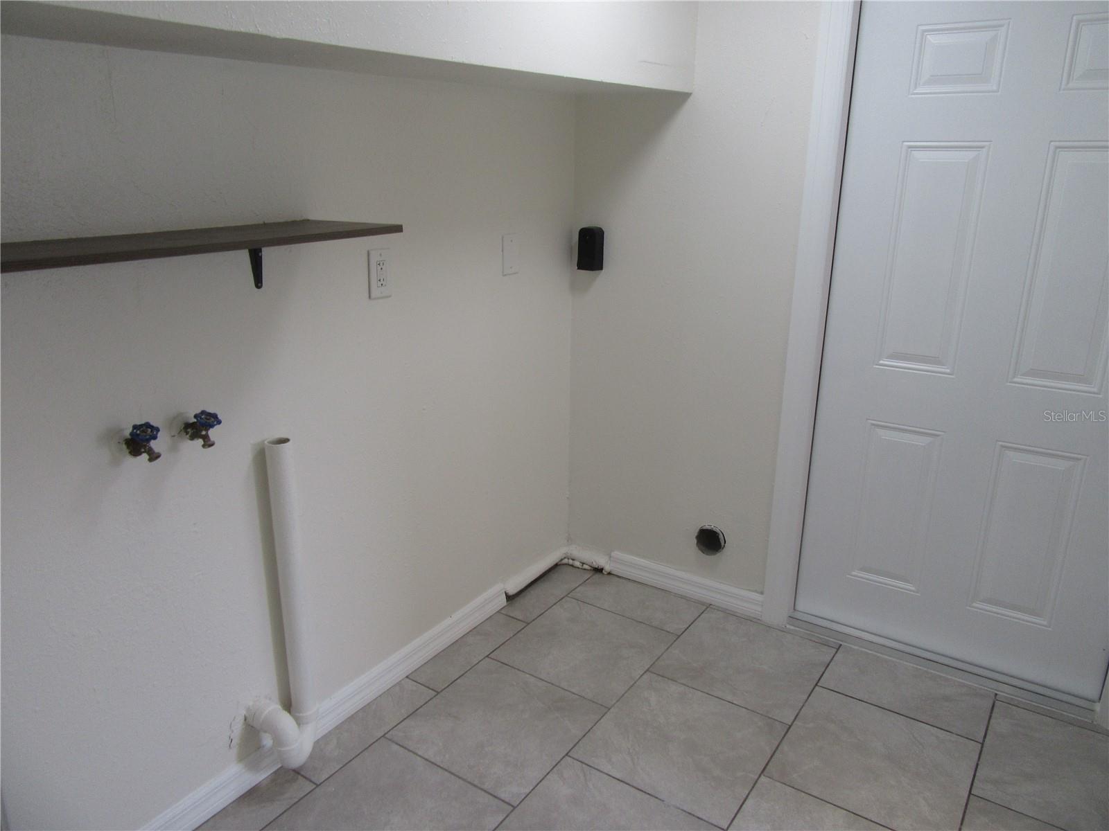 Image 22 of 34 For 11913 104th Street