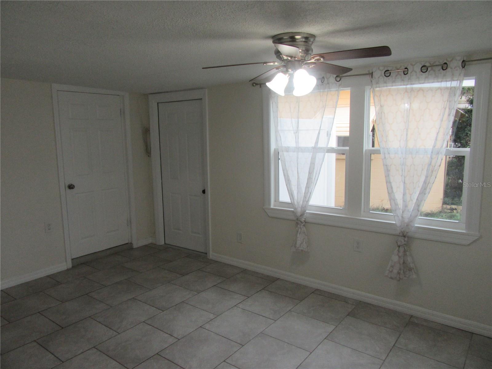 Image 5 of 34 For 11913 104th Street