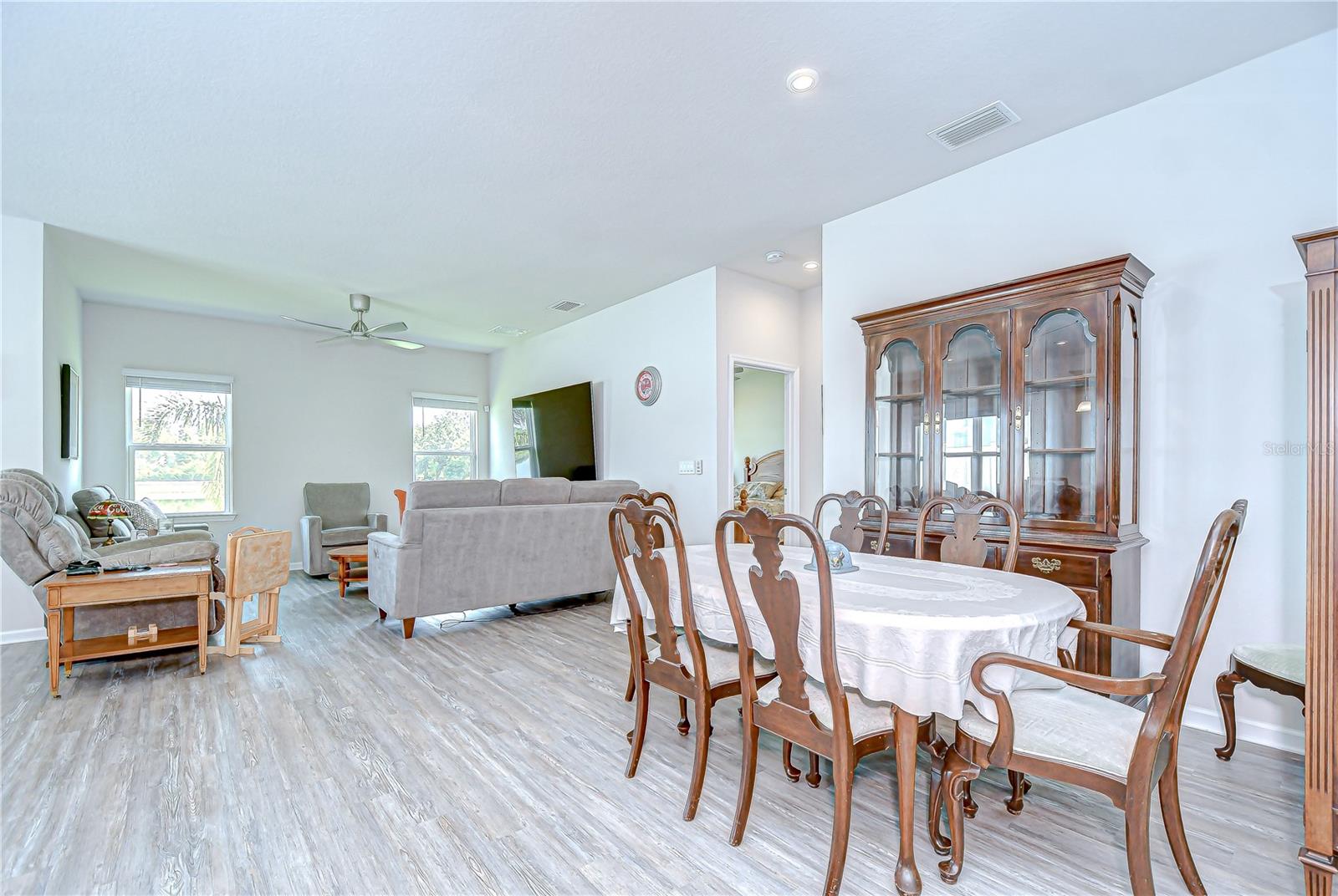 Image 16 of 32 For 8847 Prairie Creek Drive