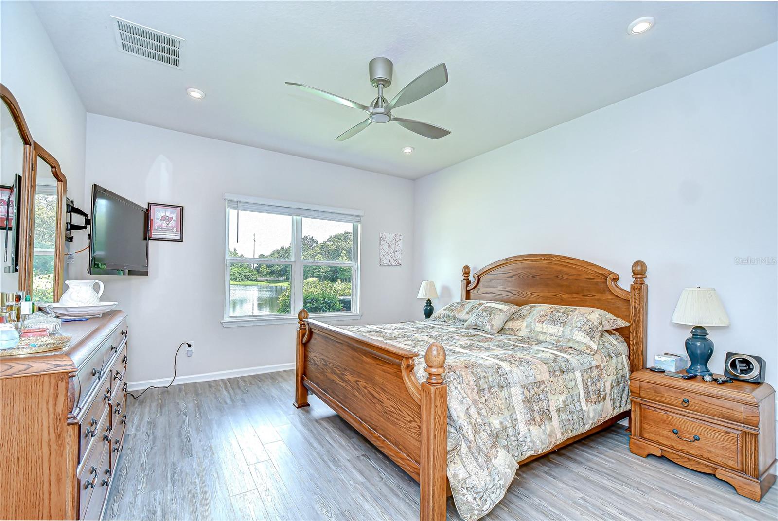 Image 18 of 32 For 8847 Prairie Creek Drive