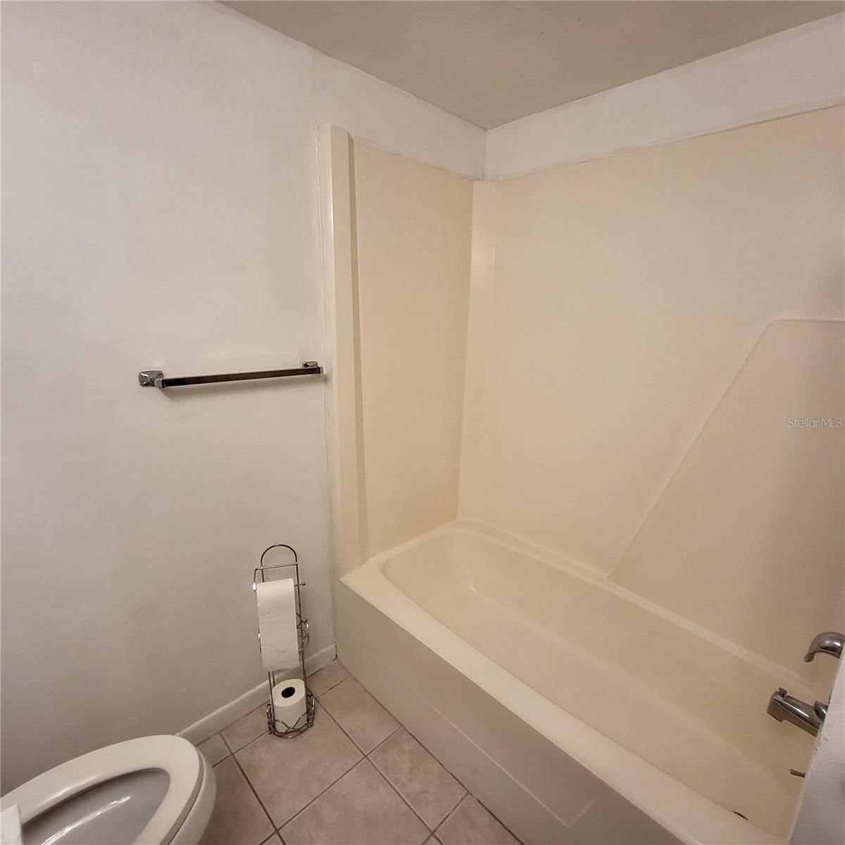 Image 13 of 17 For 2525 Bay Drive E11
