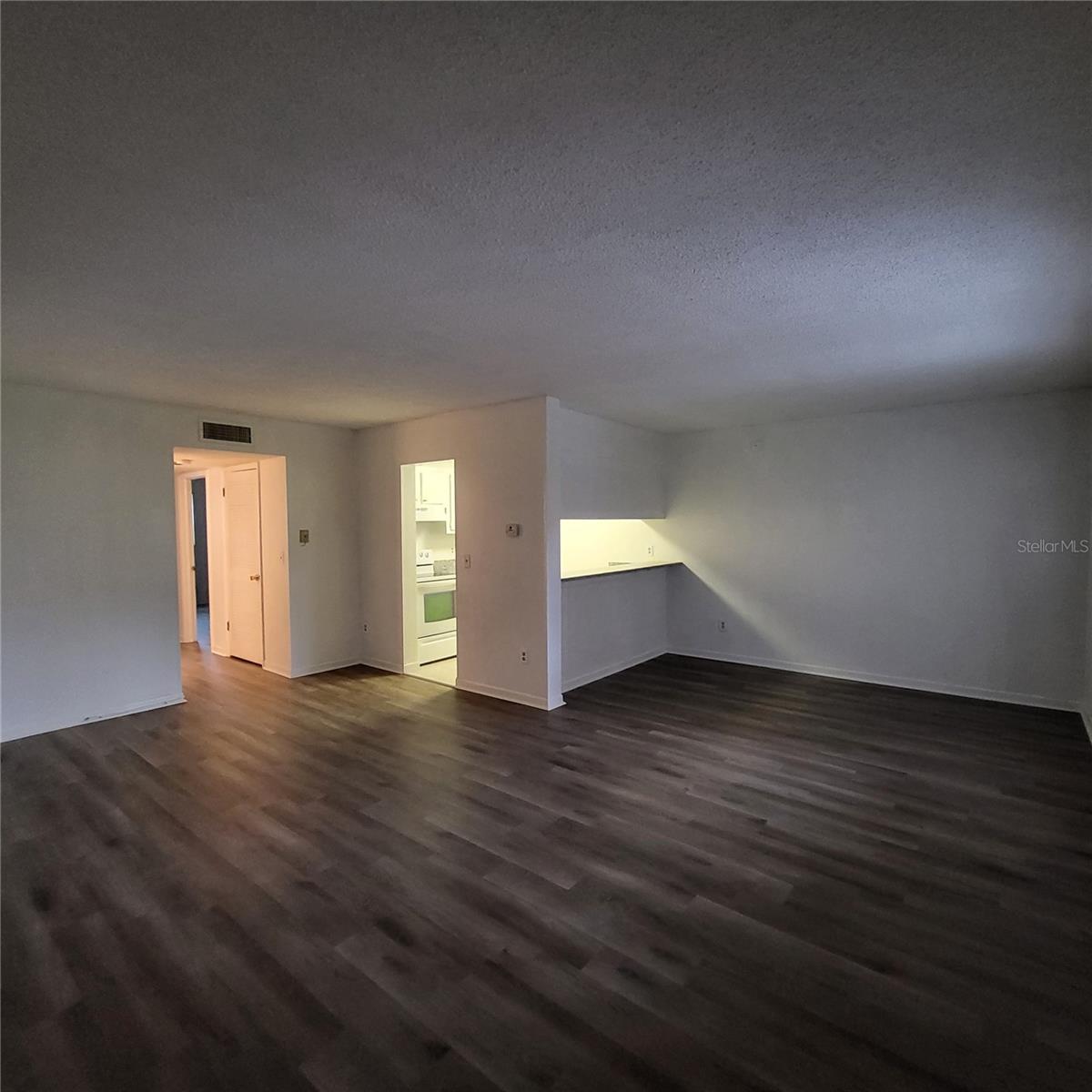 Image 3 of 17 For 2525 Bay Drive E11