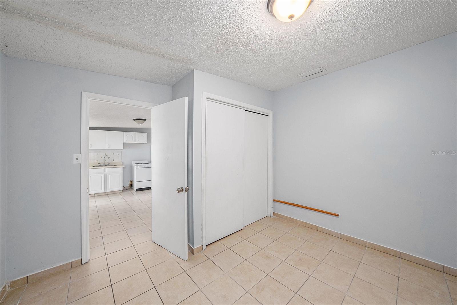 Image 3 of 7 For 213 Lincoln Avenue C