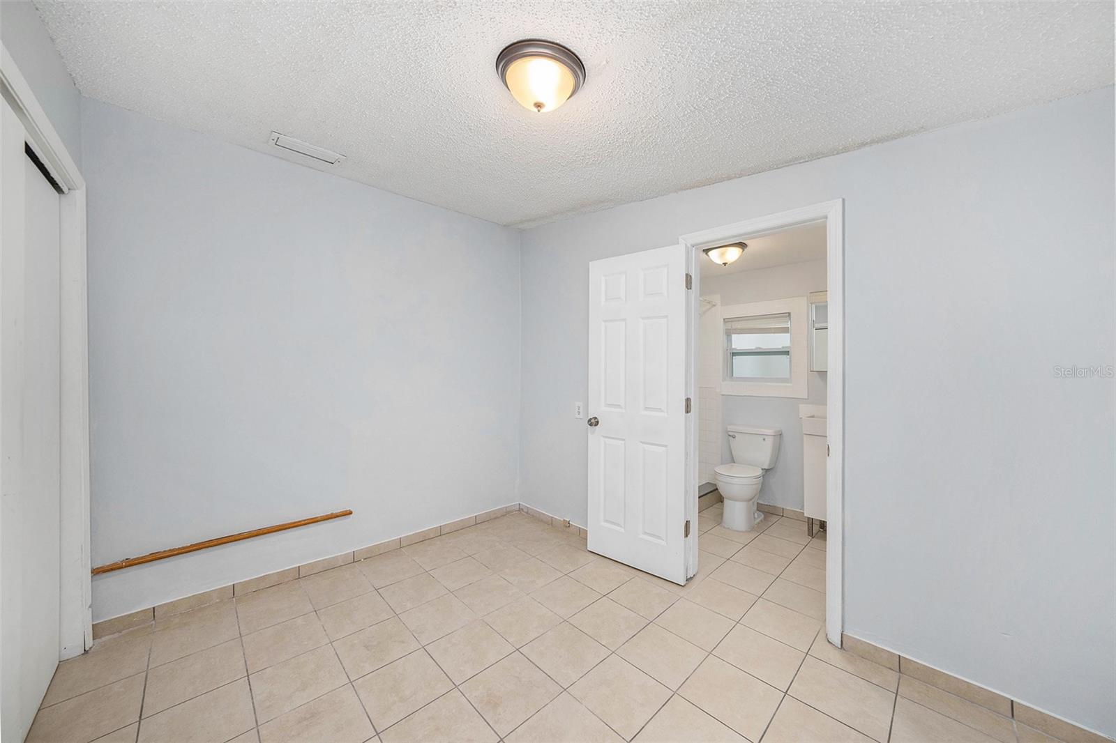 Image 4 of 7 For 213 Lincoln Avenue C