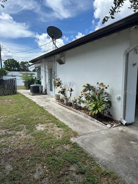 Image 11 of 39 For 1569 Cambridge Drive