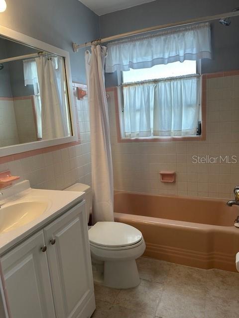 Image 18 of 39 For 1569 Cambridge Drive