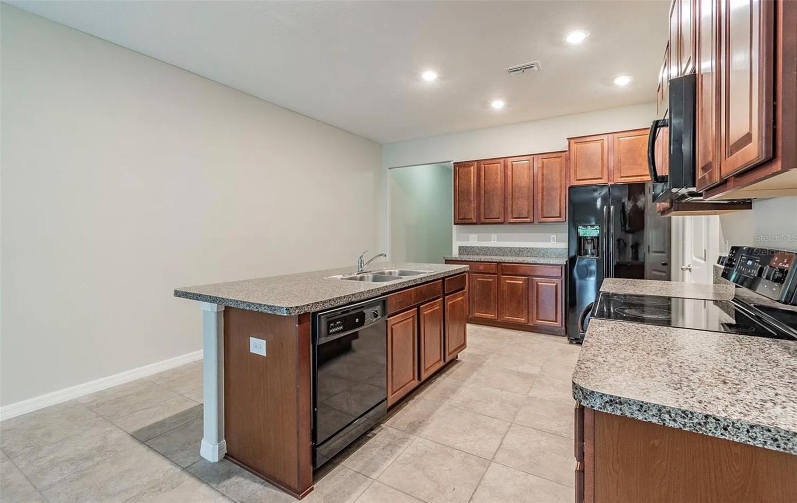 Image 3 of 8 For 10625 Lake Montauk Drive