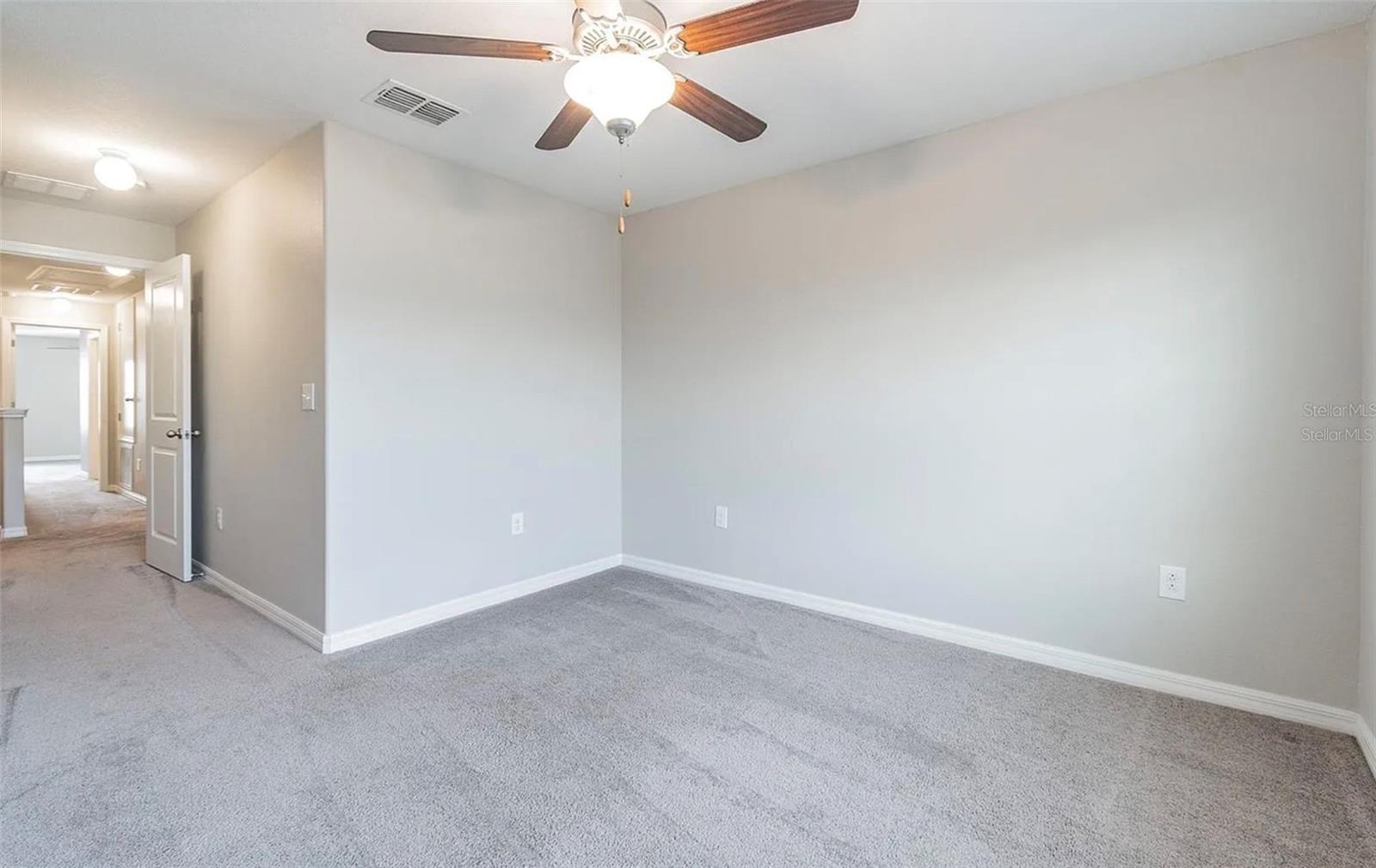 Image 6 of 8 For 10625 Lake Montauk Drive