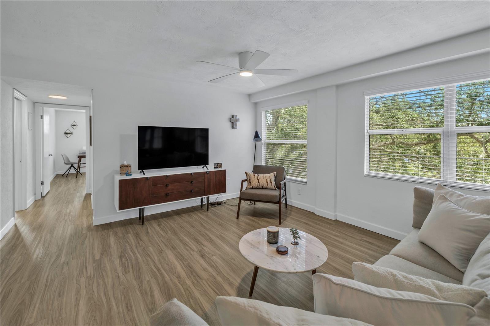 Image 5 of 25 For 4651 1st Street Ne 309