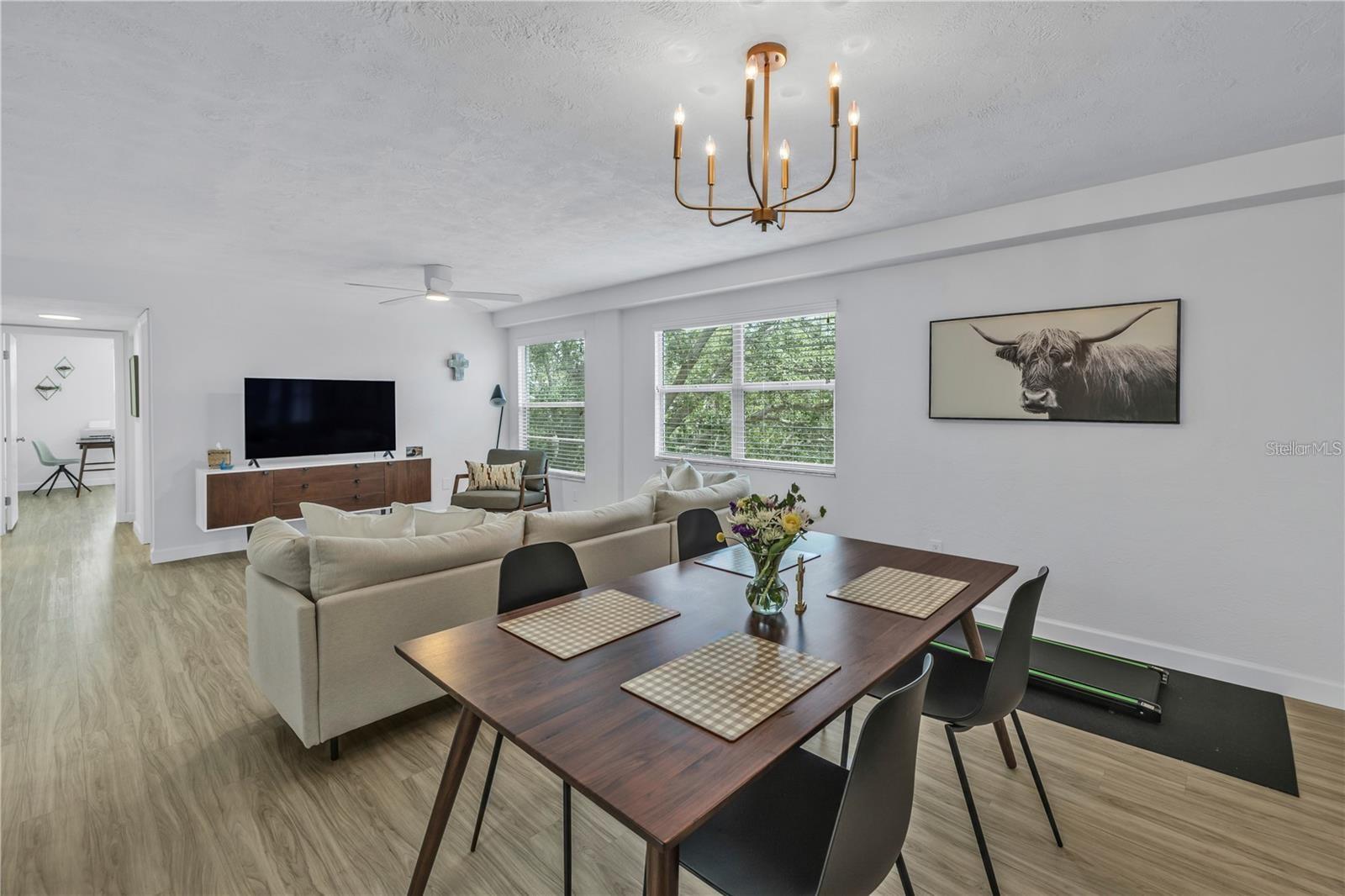 Image 6 of 25 For 4651 1st Street Ne 309