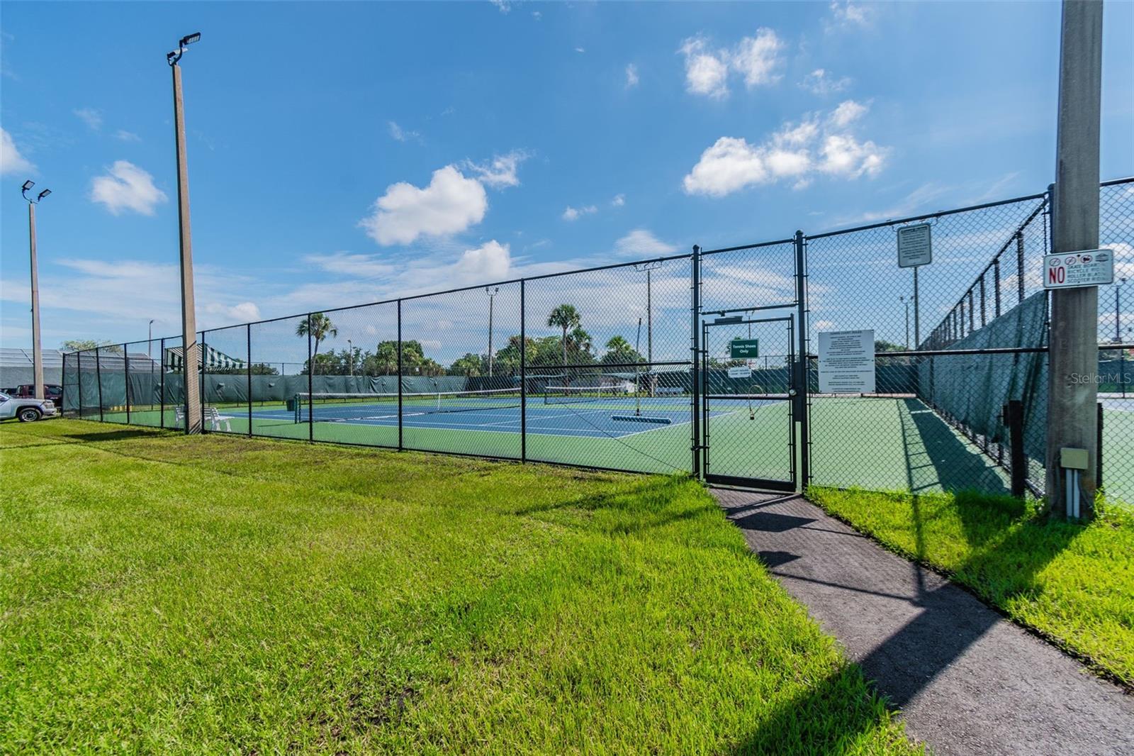 Image 41 of 50 For 10930 Brightside Drive