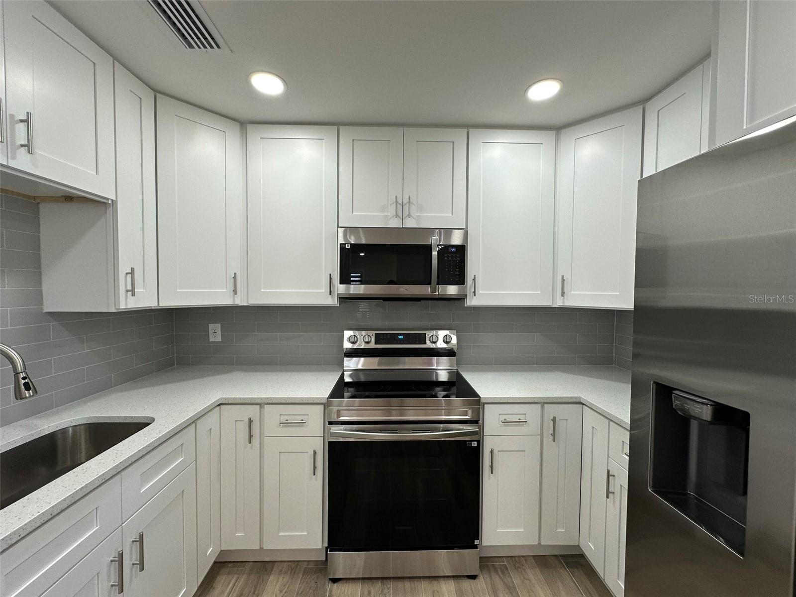 Image 15 of 39 For 6013 Fortune Place 6013