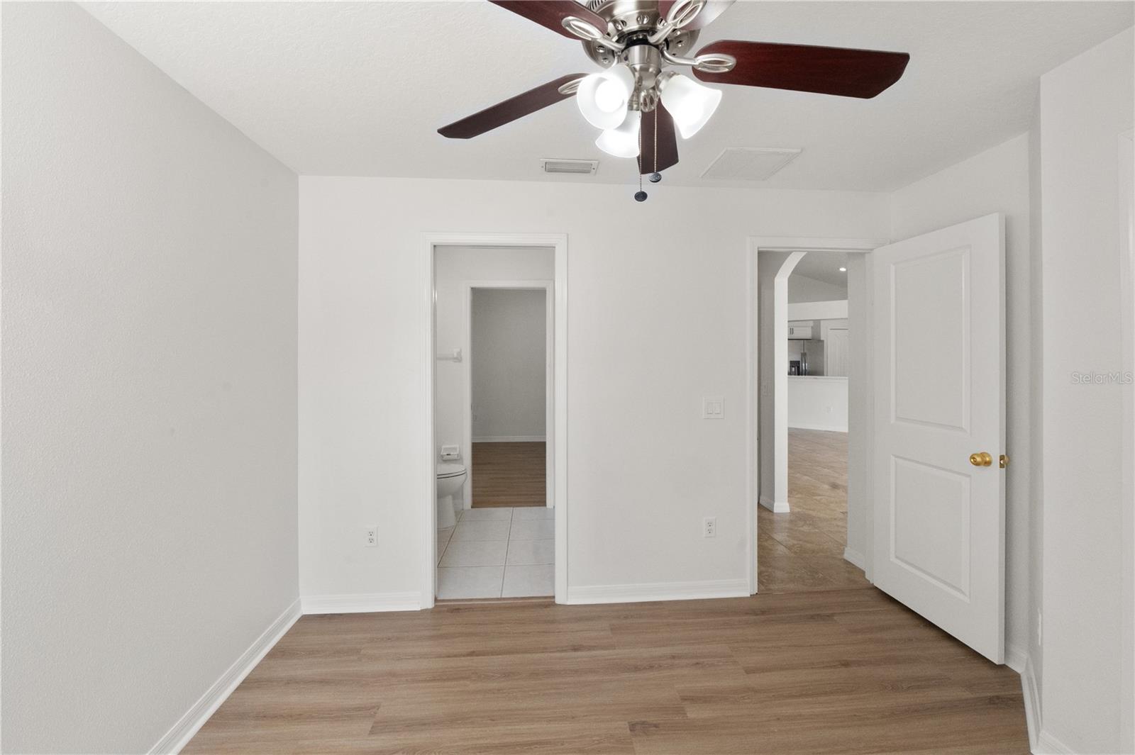 Image 15 of 30 For 508 Delwood Breck Street