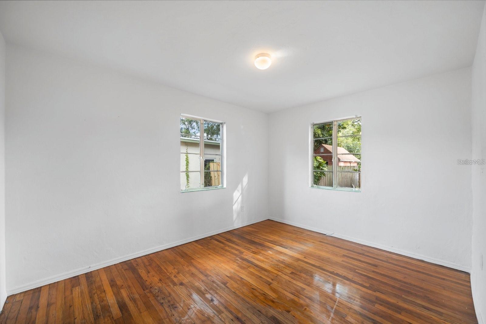 Image 10 of 19 For 2136 23rd Avenue N