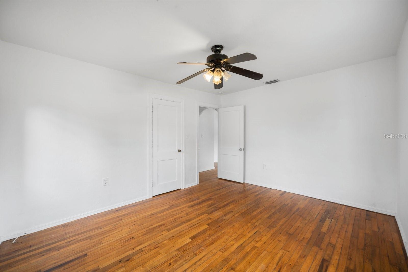 Image 14 of 19 For 2136 23rd Avenue N