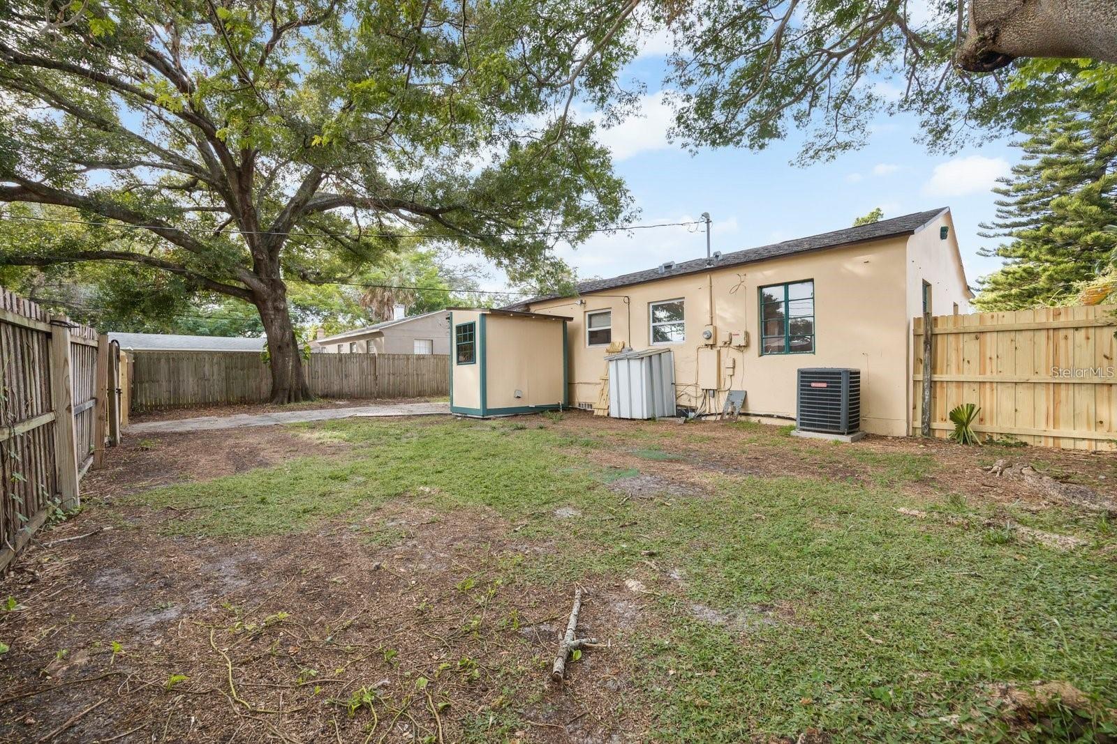 Image 16 of 19 For 2136 23rd Avenue N