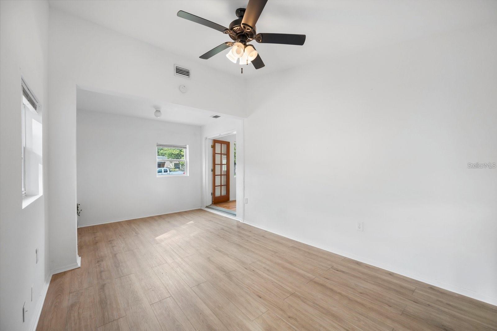 Image 5 of 19 For 2136 23rd Avenue N