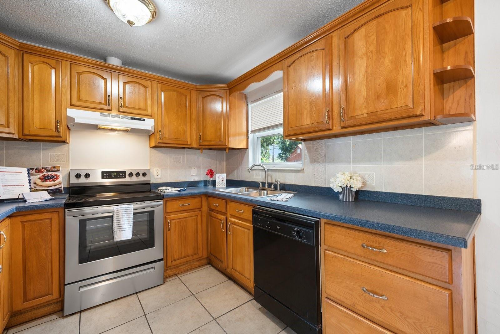Image 7 of 19 For 2136 23rd Avenue N