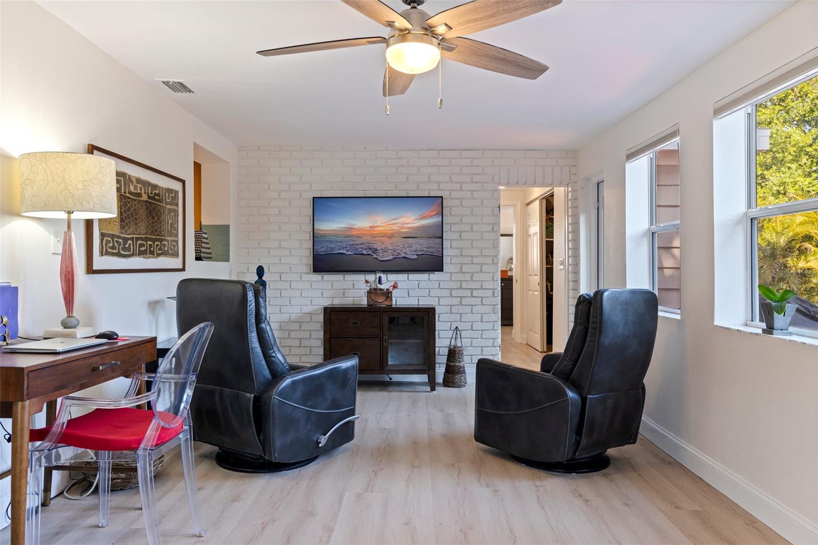 Image 14 of 32 For 725 85th Avenue N