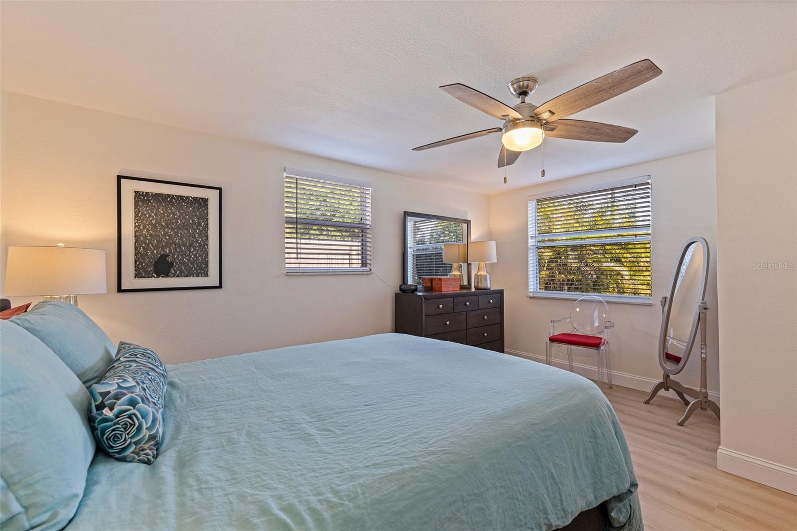 Image 18 of 32 For 725 85th Avenue N