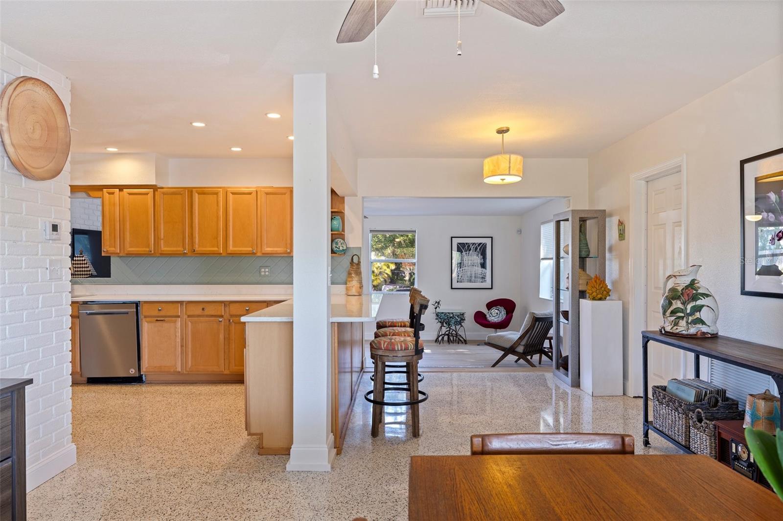Image 3 of 32 For 725 85th Avenue N