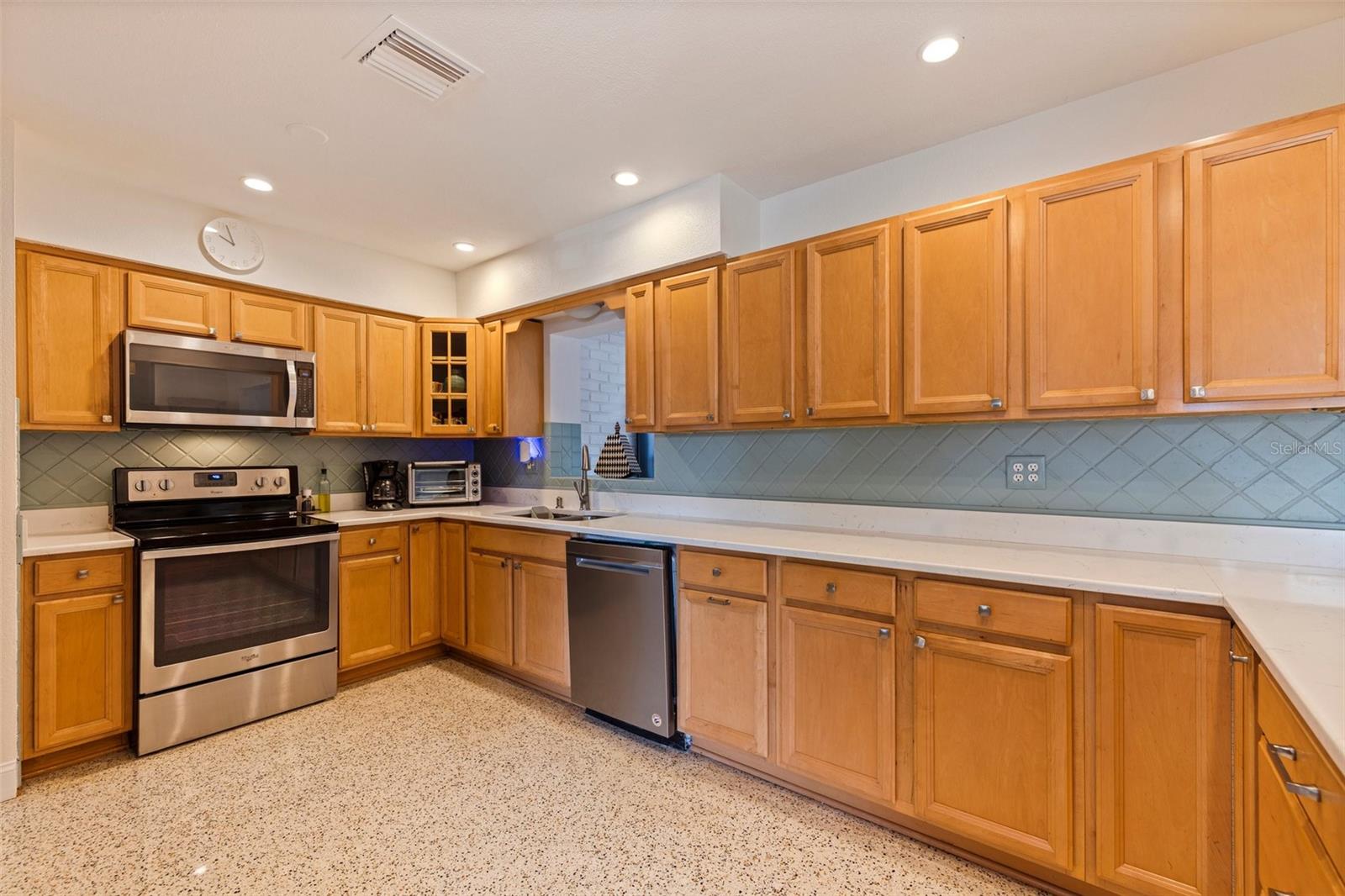 Image 8 of 32 For 725 85th Avenue N