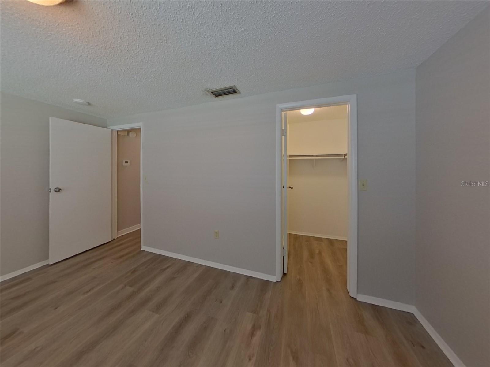 Image 11 of 16 For 6521 Bonnie Bay Circle N