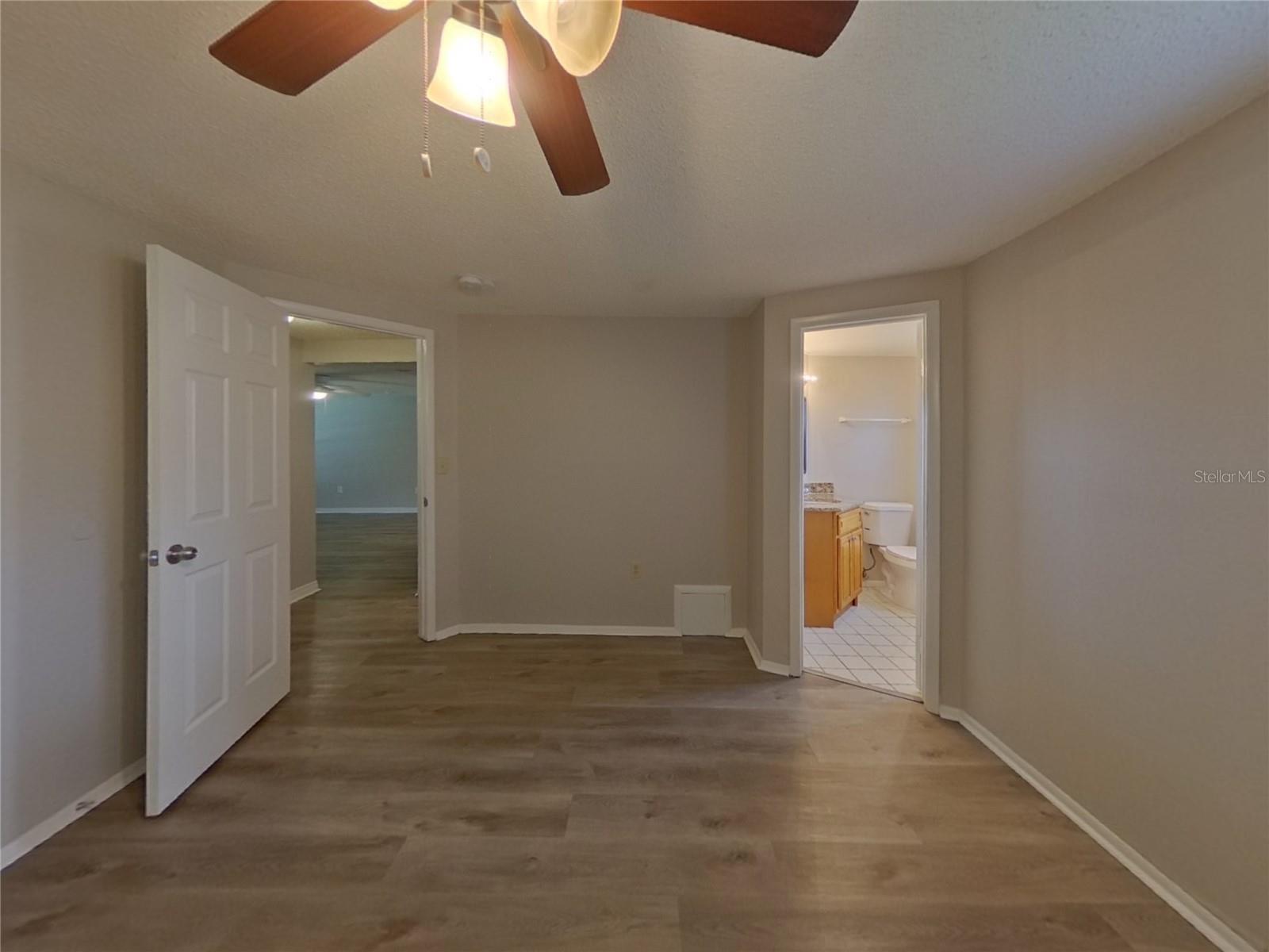 Image 8 of 16 For 6521 Bonnie Bay Circle N