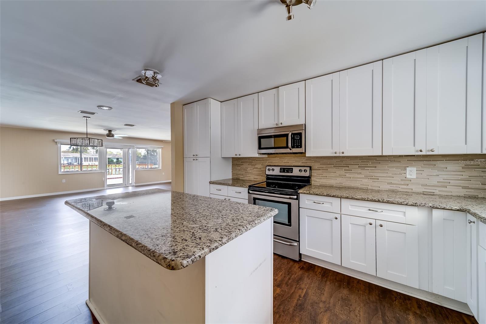 Image 11 of 51 For 8473 121st Street