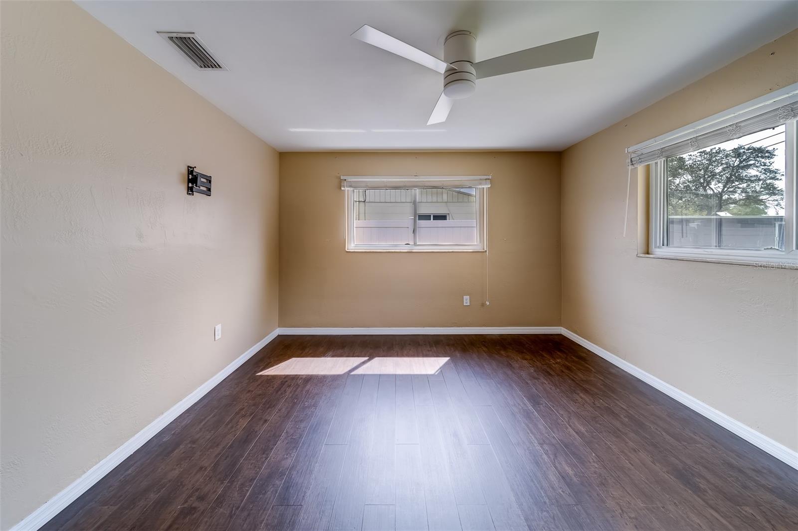 Image 24 of 51 For 8473 121st Street