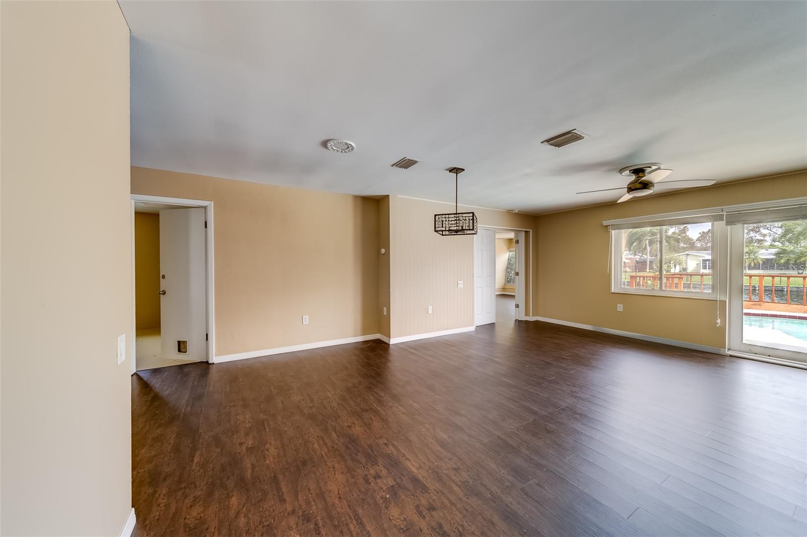 Image 7 of 51 For 8473 121st Street