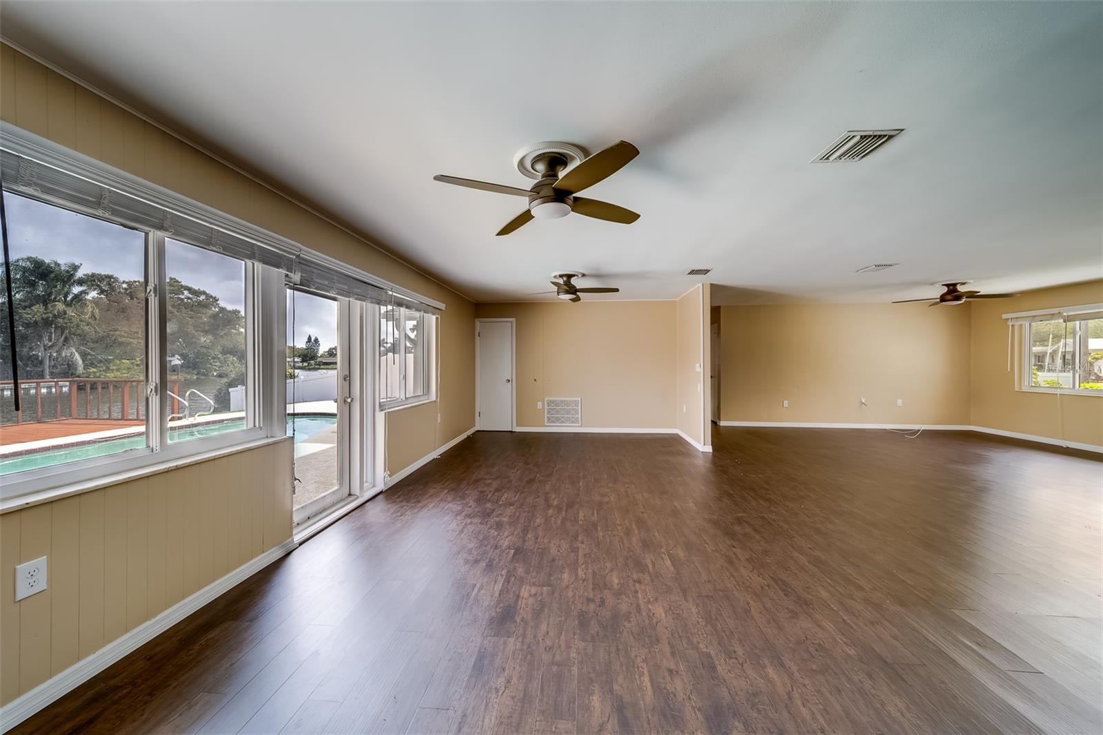 Image 9 of 51 For 8473 121st Street