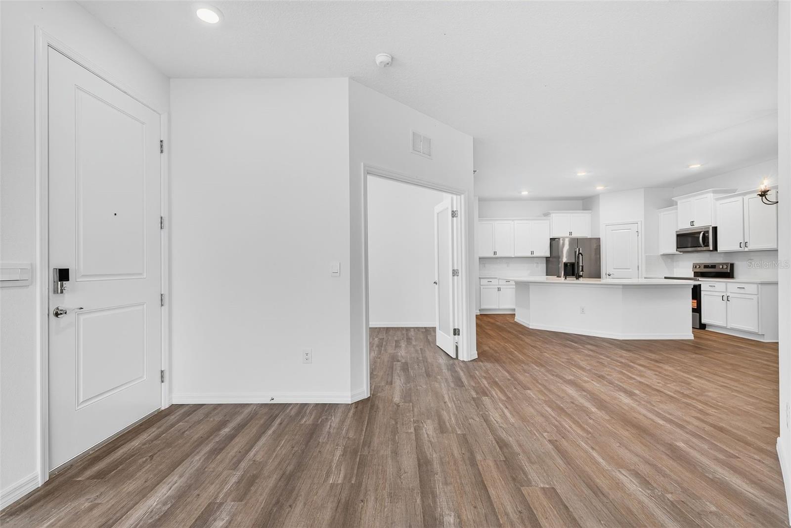Image 9 of 40 For 31463 Paper Birch Street
