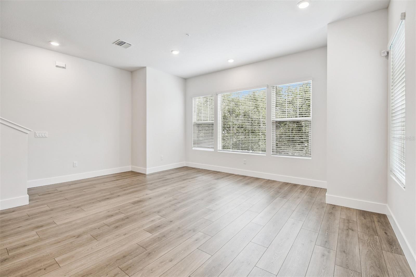 Image 18 of 48 For 3121 4th Terrace N