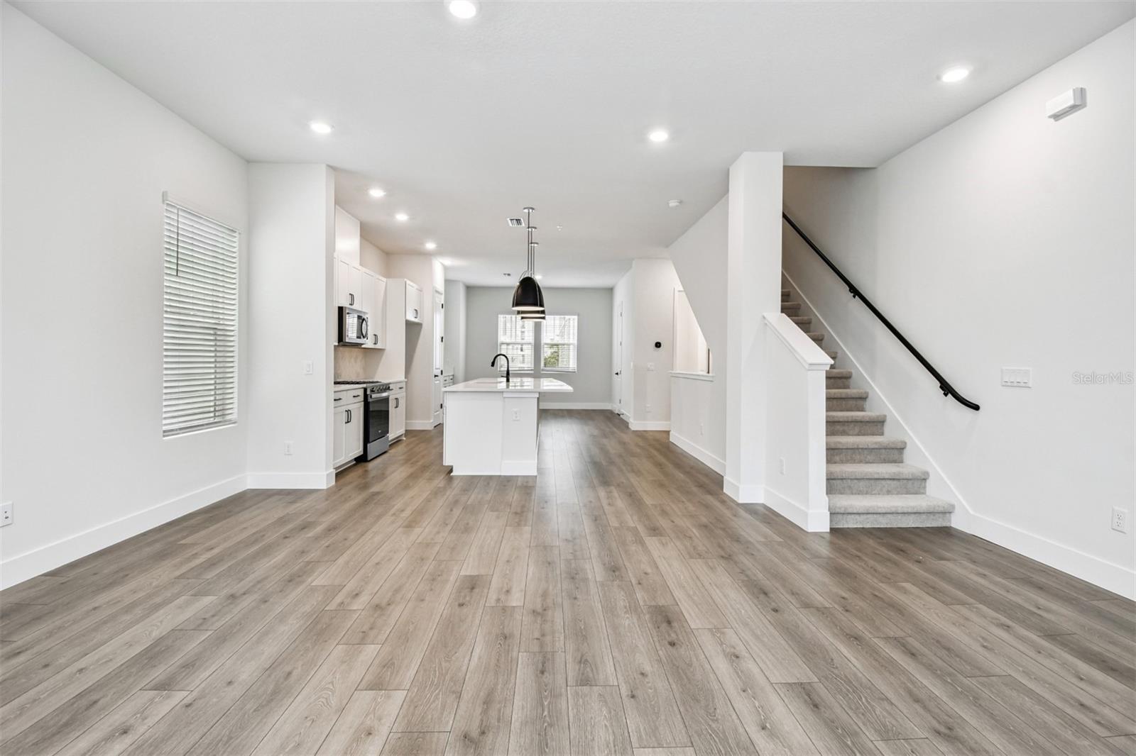 Image 19 of 48 For 3121 4th Terrace N